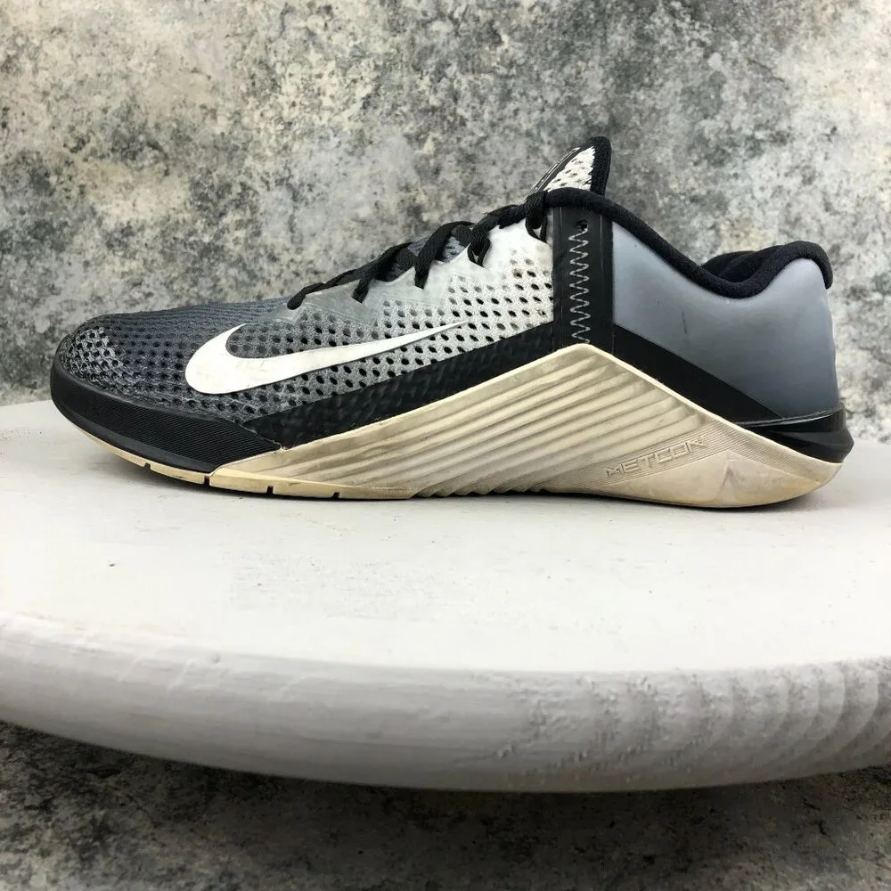 Nike Women's Size 10.5 Metcon 6 Black White Grey Lace-Up Sneakers DJ3073-001 - Picture 6 of 12